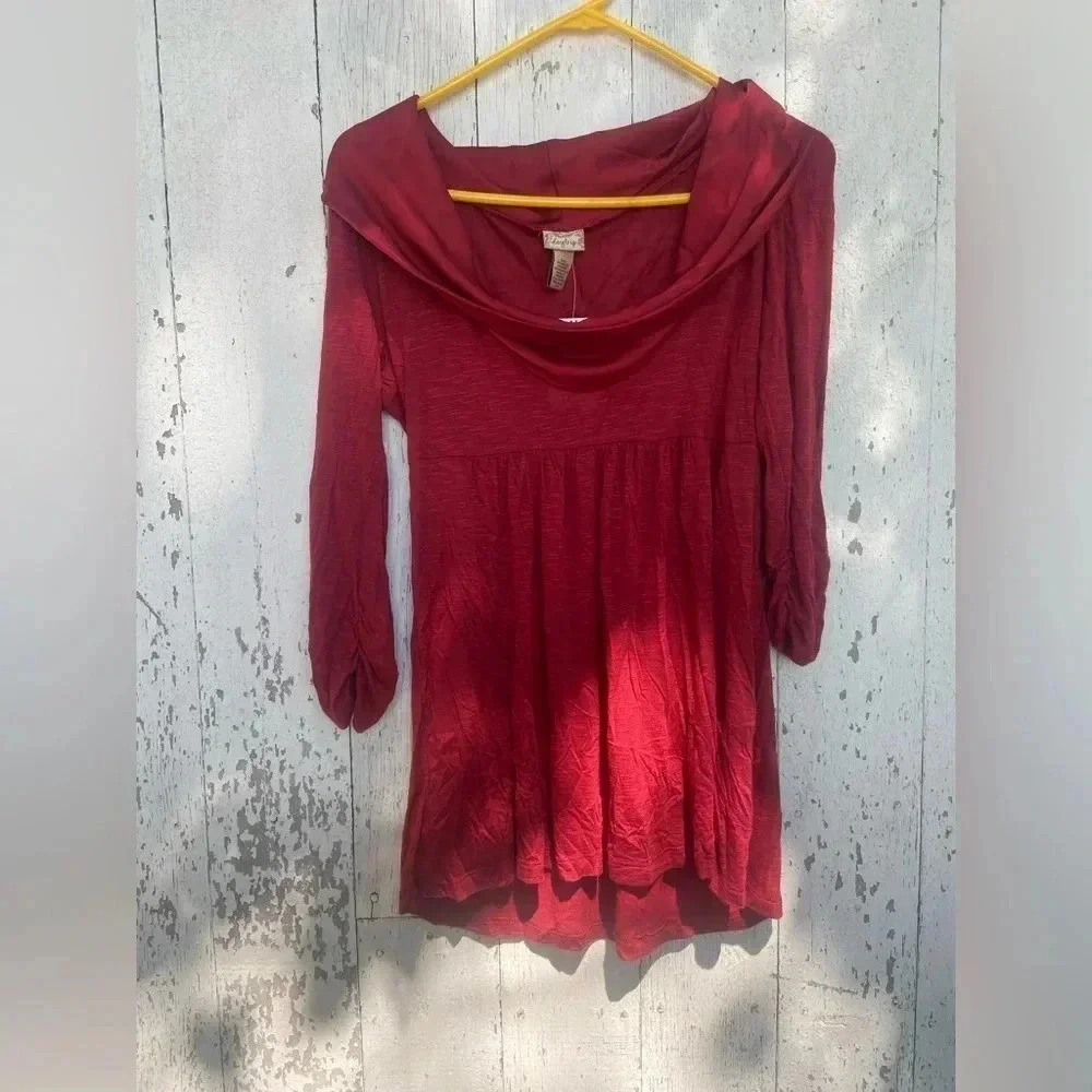 2000s Daytrip Y2K NWT Red Cowl Satin Baby Top Top